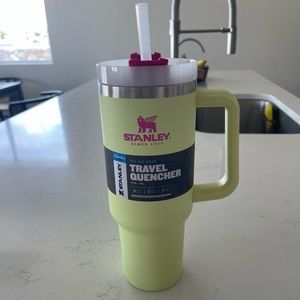 Citron remix 40 oz Stanley Quencher